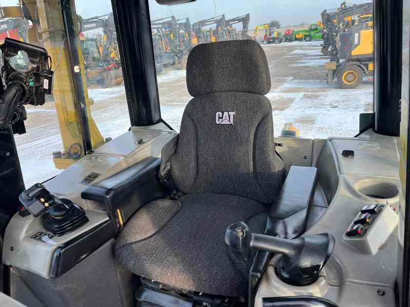 Buldozer Caterpillar D6N LGP (Možnost leasingu) - foto 8