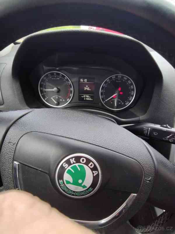 Škoda Octavia 1,9 facelift 1,9tdi. 77kw r.v.2009 - foto 17
