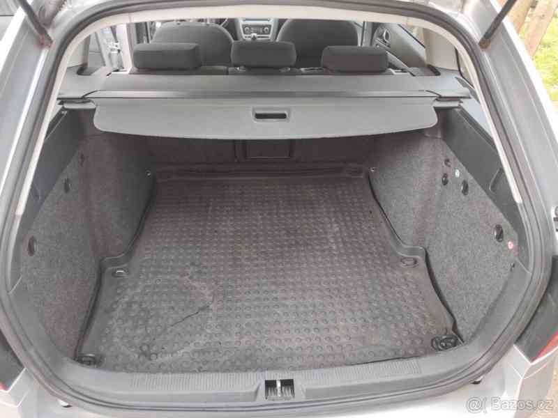 Škoda Octavia 1,9 facelift 1,9tdi. 77kw r.v.2009 - foto 12