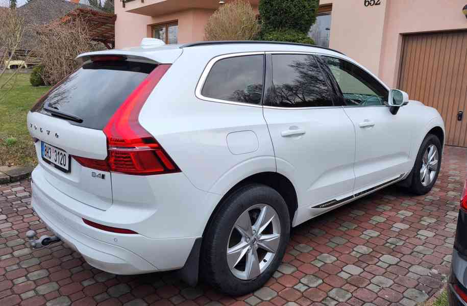 Volvo XC60 AWD, 4/2022, B4 diesel, nezávislé topení, tažné z - foto 2