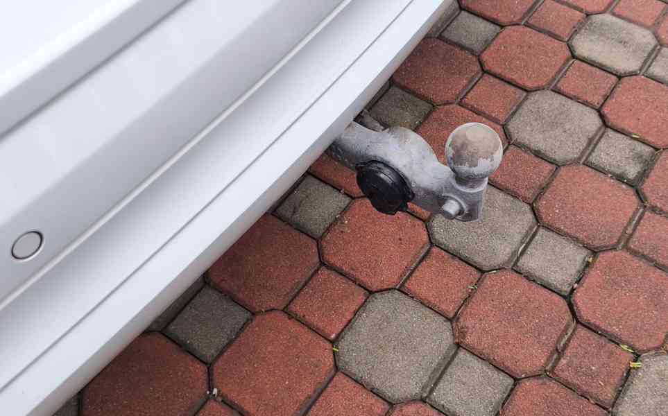 Volvo XC60 AWD, 4/2022, B4 diesel, nezávislé topení, tažné z - foto 8