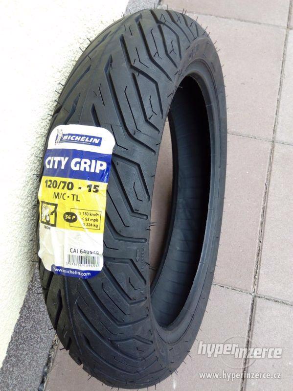 Prodám Nová přední pneu na moto či skútr Michelin city grip - foto 2