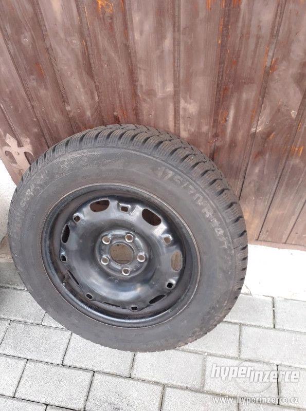 Zimní pneumatiky včetně disku - foto 2