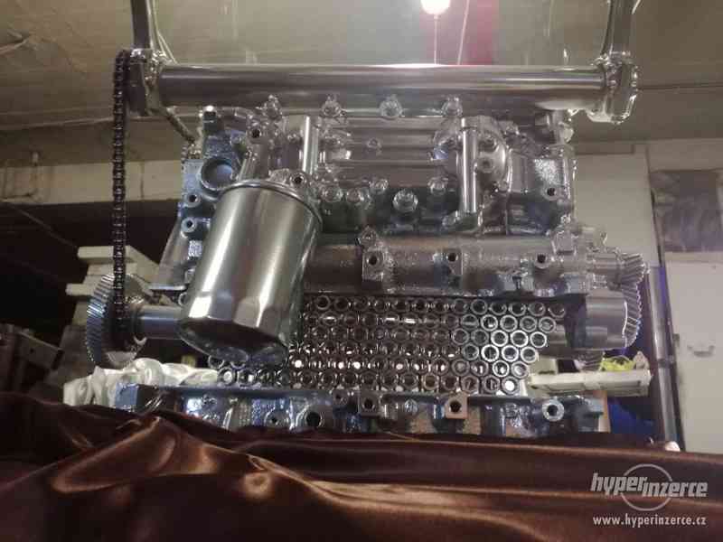 Stůl z motoru - blok motoru Mitsubishi 3.2 DiD - foto 8