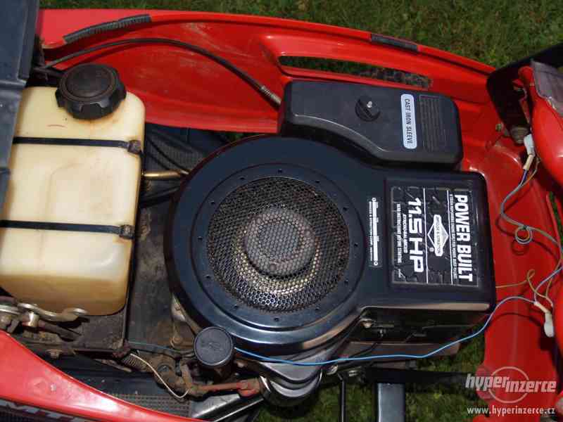 Zahradní traktor MTD J 115 - foto 4