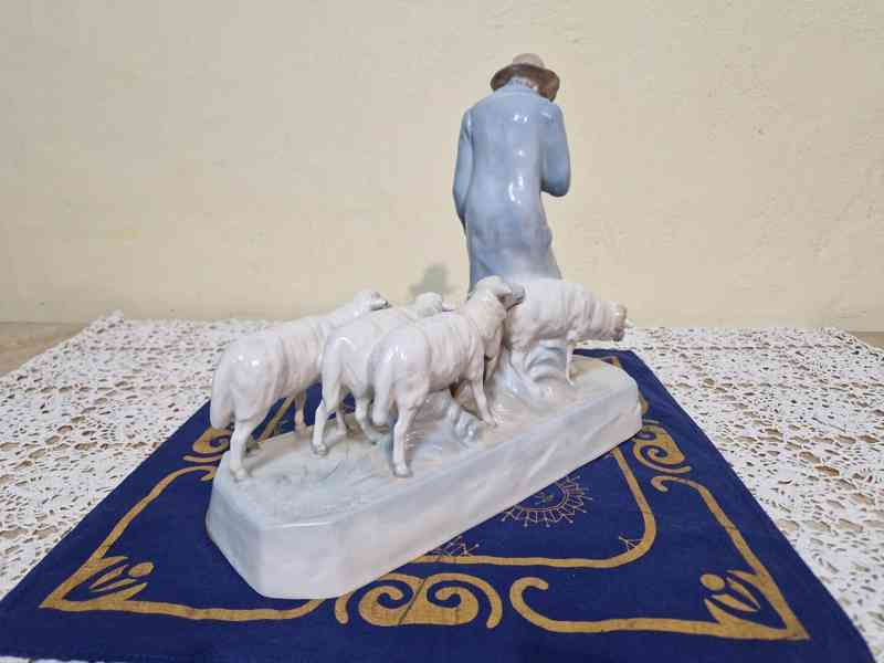 Krásné staré malované Sousoší Pasáček a Ovečky Dux  - foto 7