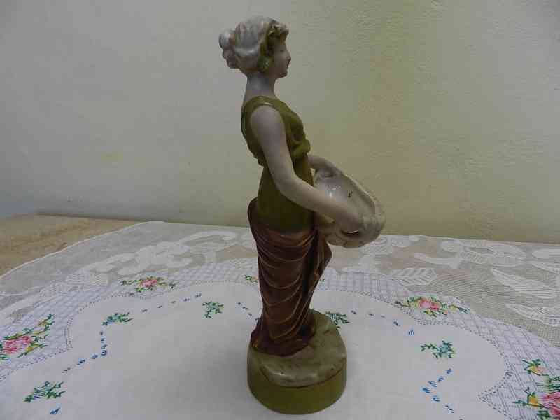 Zajímavá secesní Plastika Žena s Mušlí Royal Dux - foto 5