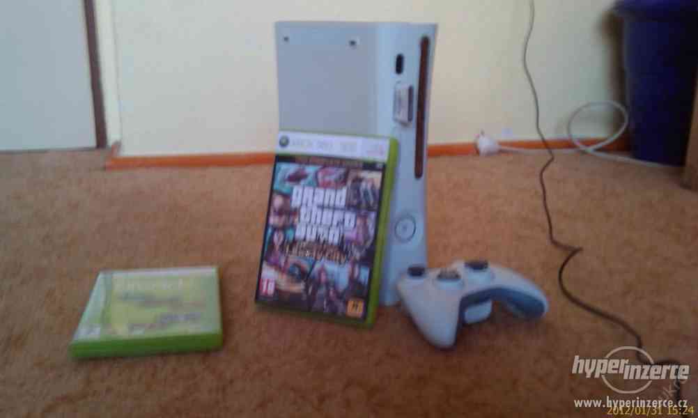 XBOX 360 WHITE TOP STAV + HRA - foto 1