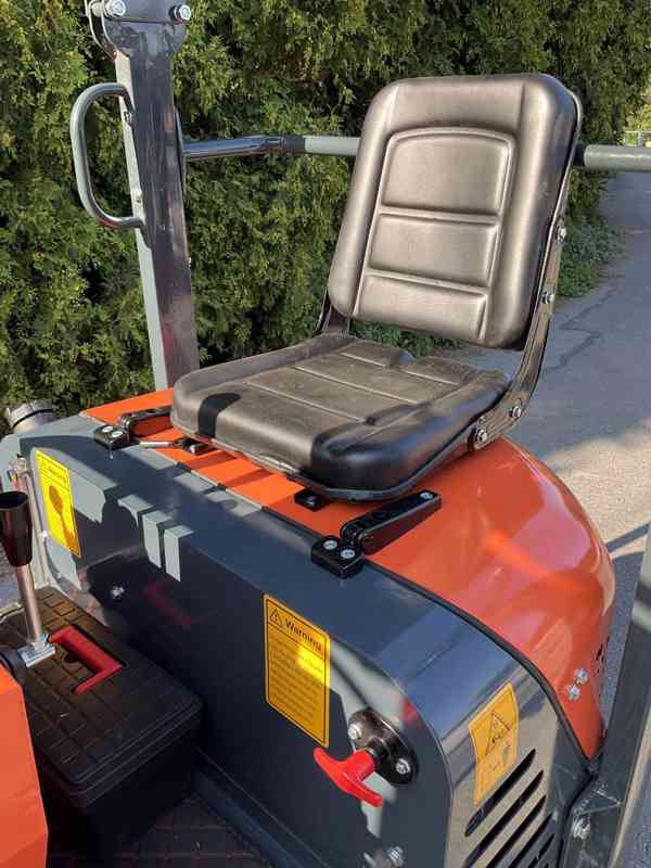 Minibagr CR10H 1000 kg s předchladičem, mimoosý - foto 4