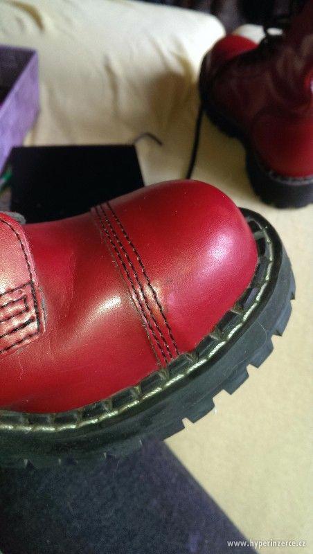 Prodám 20-dírkové červené boty zn.Steel - foto 4