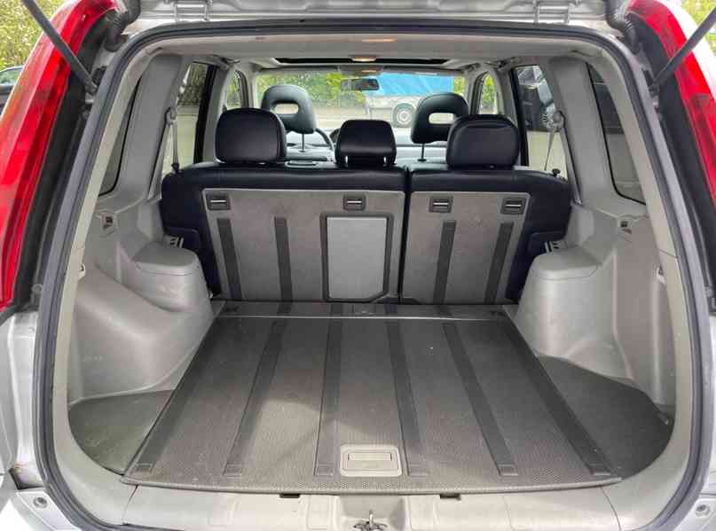 Nissan X-Trail 2.5i Elegance AUT benzín 121kw - foto 7