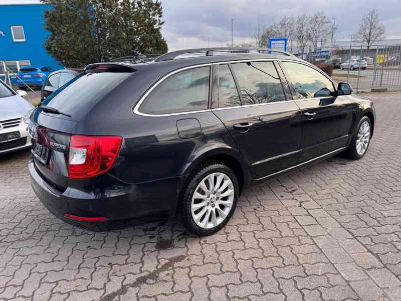 Škoda Superb 2,0TDI Combi Exclusive 125kw - foto 13