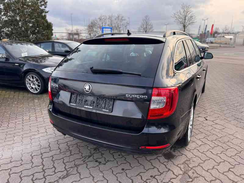 Škoda Superb 2,0TDI Combi Exclusive 125kw - foto 9