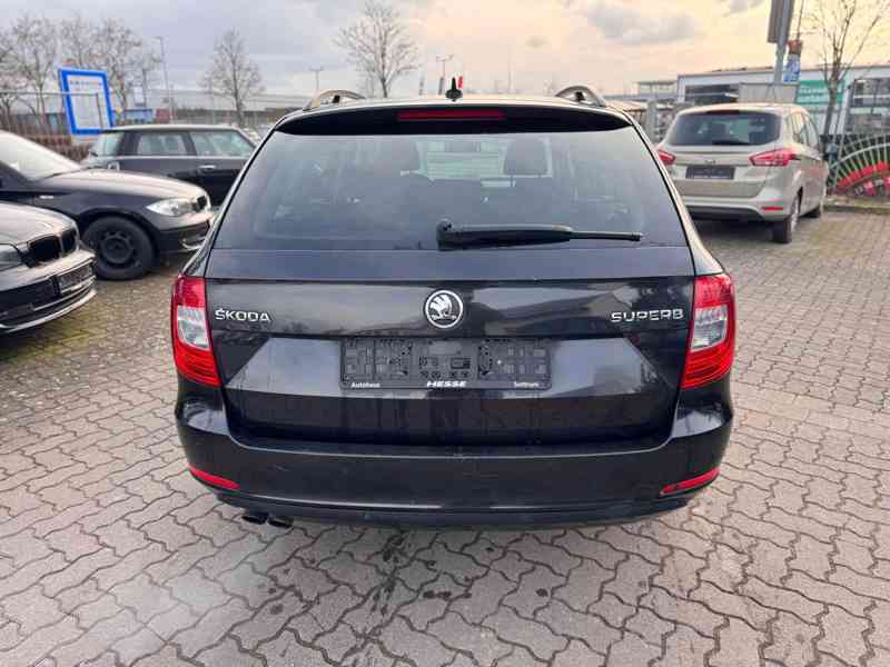 Škoda Superb 2,0TDI Combi Exclusive 125kw - foto 19