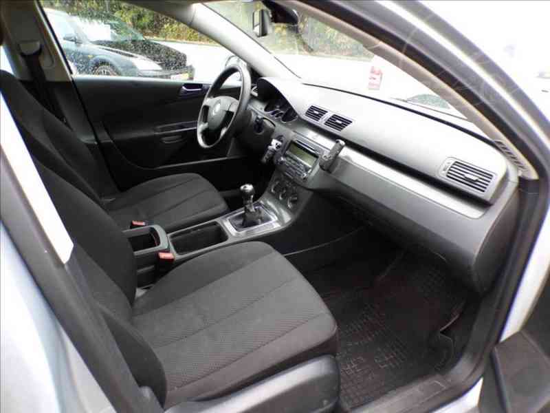 Volkswagen Passat Variant 1,9 TDI TREND - foto 12