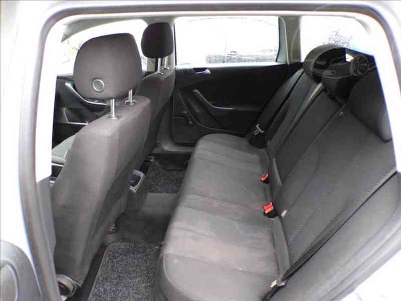 Volkswagen Passat Variant 1,9 TDI TREND - foto 9