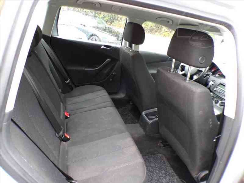 Volkswagen Passat Variant 1,9 TDI TREND - foto 11