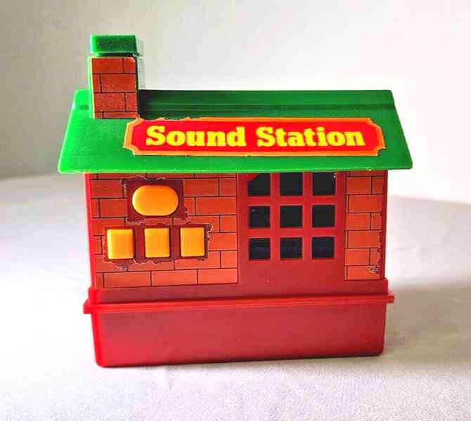 Elektrický vlak s lokomotivou.  Bezvadný stav ! - foto 8