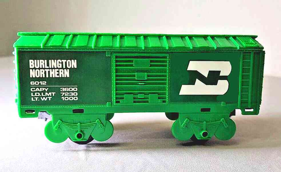 Elektrický vlak s lokomotivou.  Bezvadný stav ! - foto 12