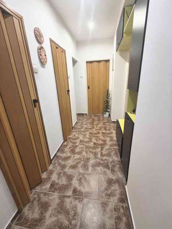 Králova Lhota - byt 3+1 s garáží, stáním a zahrádkou - foto 11