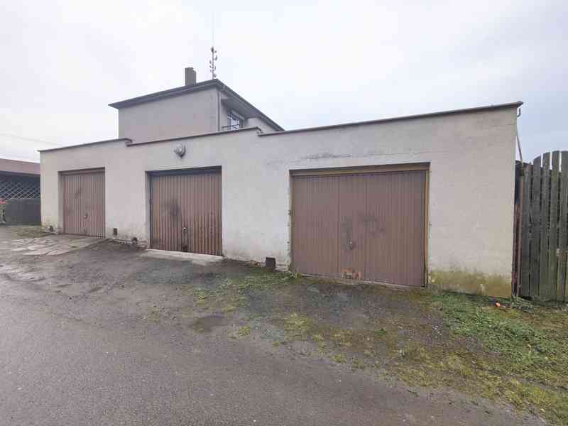 Králova Lhota - byt 3+1 s garáží, stáním a zahrádkou - foto 18