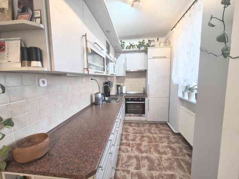 Králova Lhota - byt 3+1 s garáží, stáním a zahrádkou - foto 2