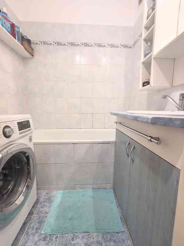 Králova Lhota - byt 3+1 s garáží, stáním a zahrádkou - foto 12