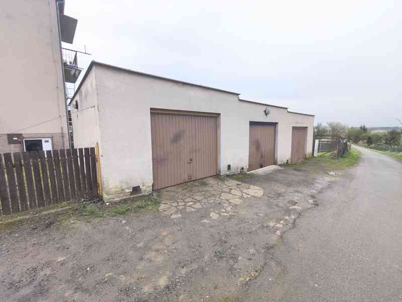 Králova Lhota - byt 3+1 s garáží, stáním a zahrádkou - foto 19