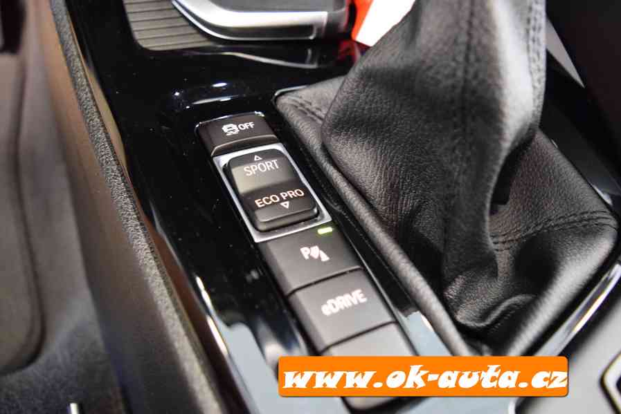 BMW X1 xDRIVE 25e M PAKET 162 kW 2021-DPH - foto 12