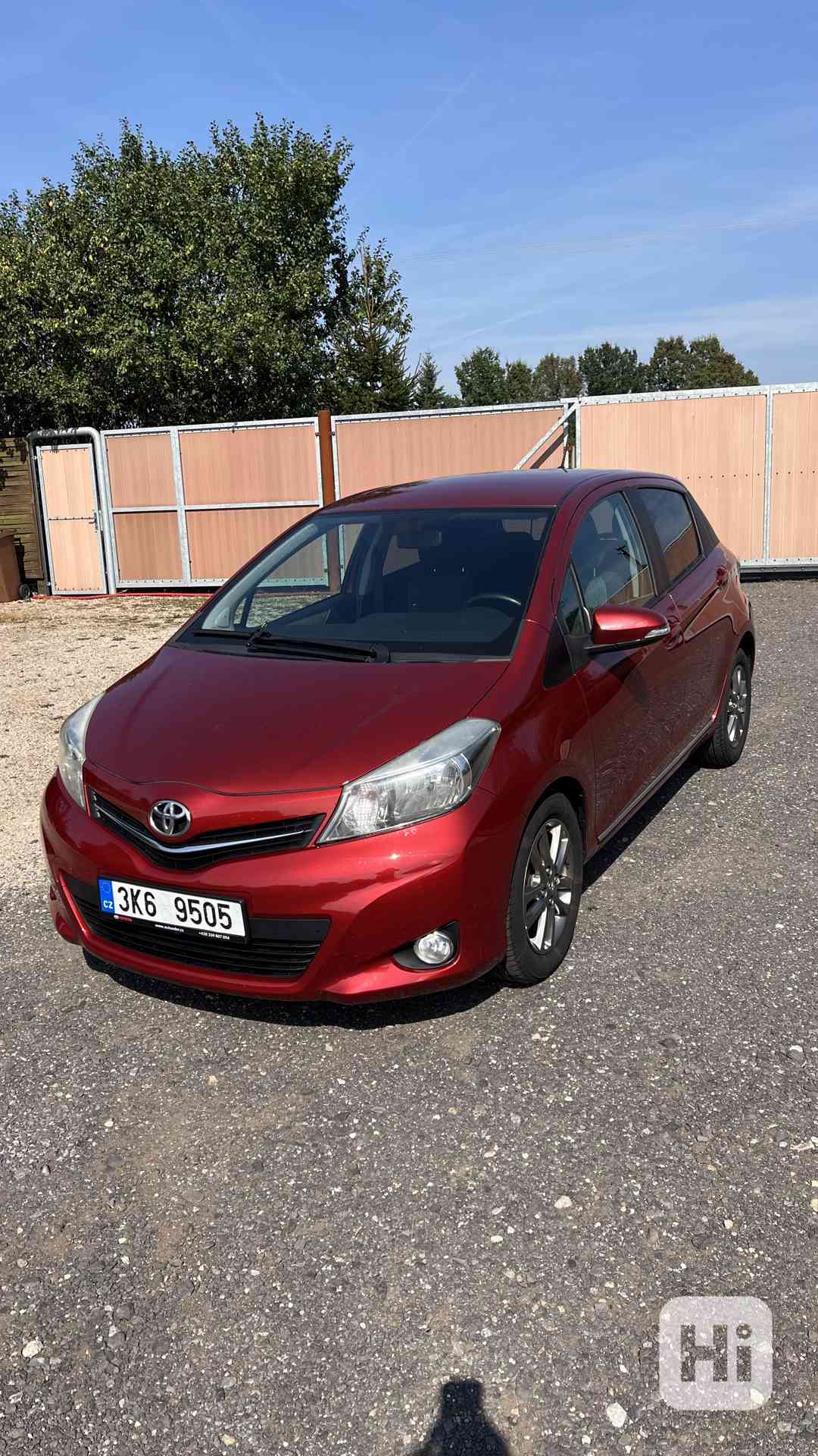 Toyota Yaris 1.3 automat - foto 1