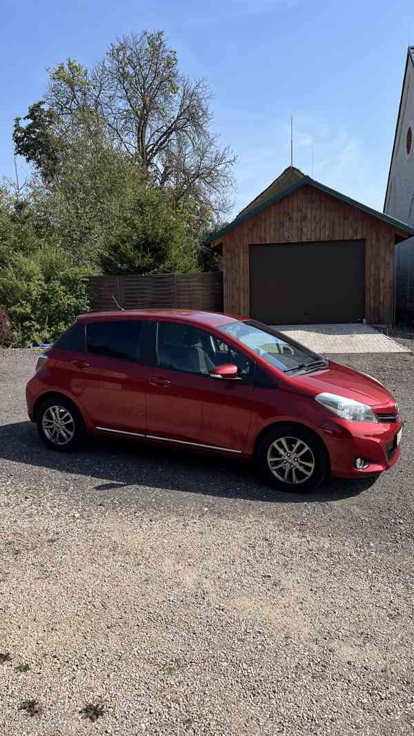 Toyota Yaris 1.3 automat - foto 3