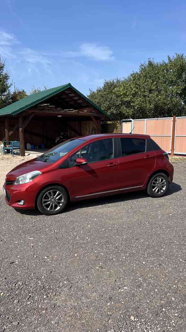 Toyota Yaris 1.3 automat - foto 2