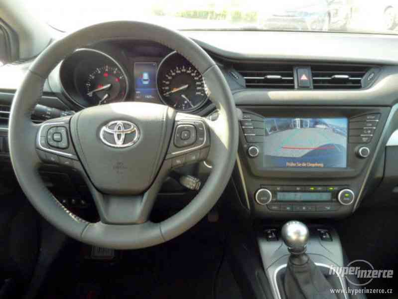 Toyota AVENSIS TOURING 1,8i - foto 7