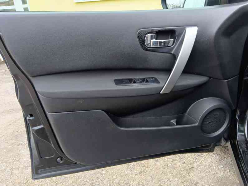 Nissan Qashqai 1.5 dCi 81kW/Navi/Panorama - foto 11