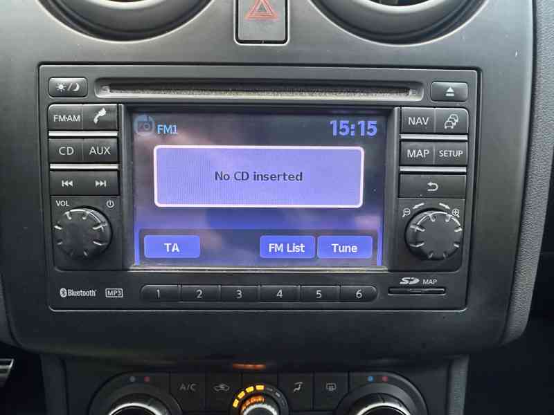 Nissan Qashqai 1.5 dCi 81kW/Navi/Panorama - foto 26