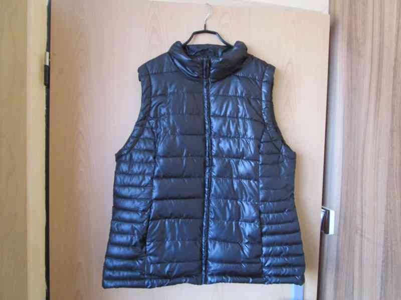 Nová pěkná černá prošívaná vesta, zapínání na zip, vel. L-XL - foto 1