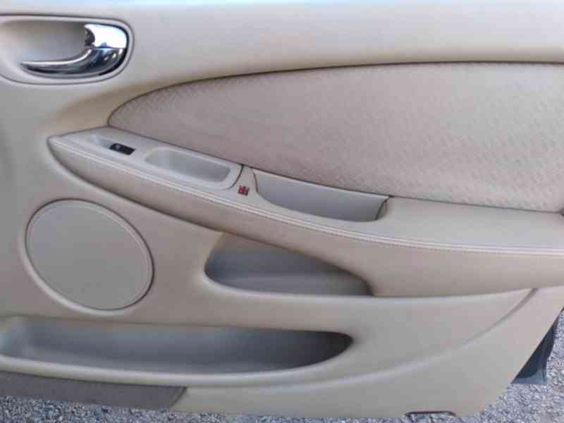 JAGUAR X-TYPE 2.5 V6 4x4 - foto 27