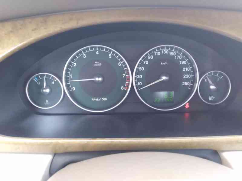 JAGUAR X-TYPE 2.5 V6 4x4 - foto 19