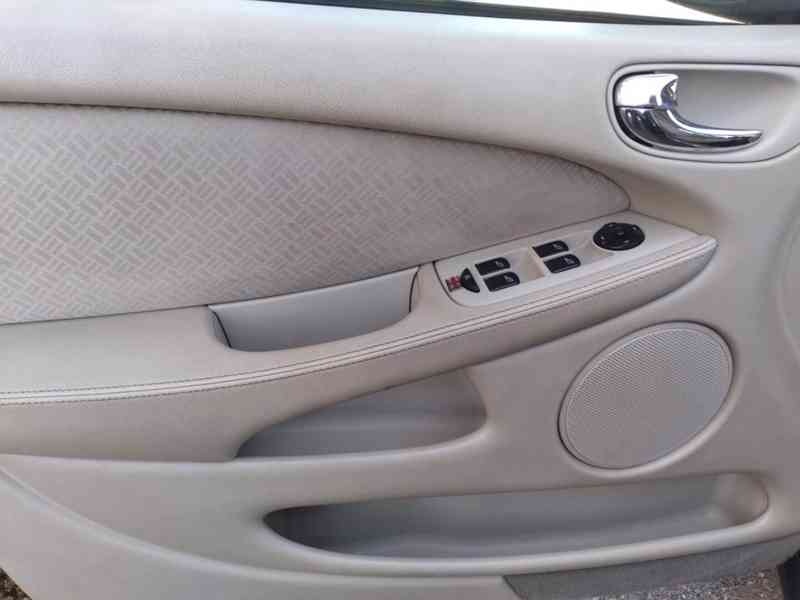 JAGUAR X-TYPE 2.5 V6 4x4 - foto 24