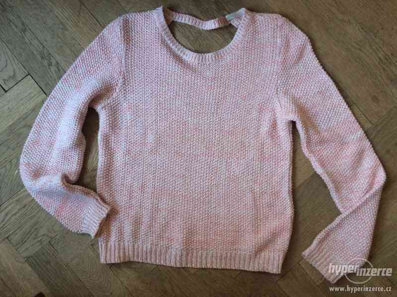 růžový svetr - foto 5