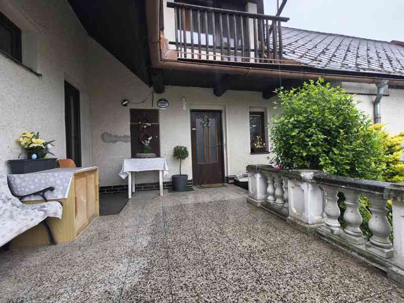 Chvalkovice  - rodinný dům se třemi bytovými jednotkami - foto 7