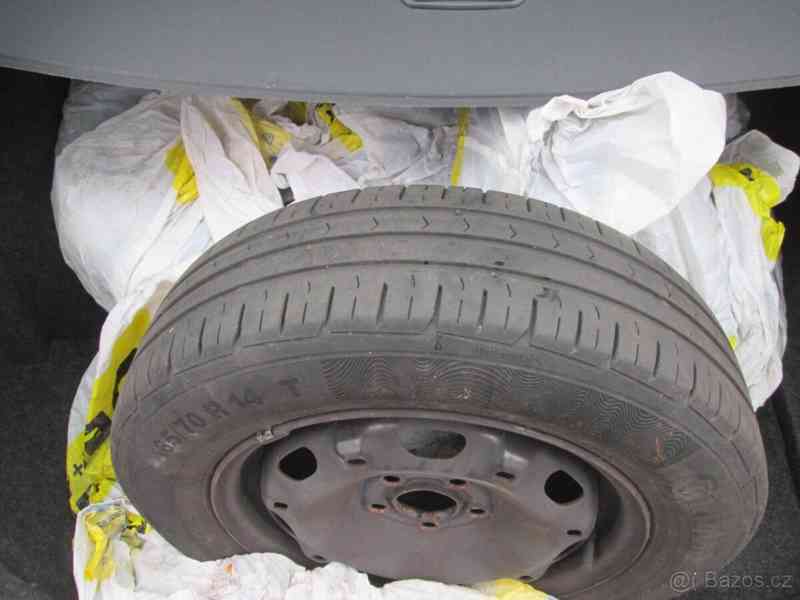 Škoda Fabia 1,4   16V 59 kW r.v. 5/2007 - foto 10