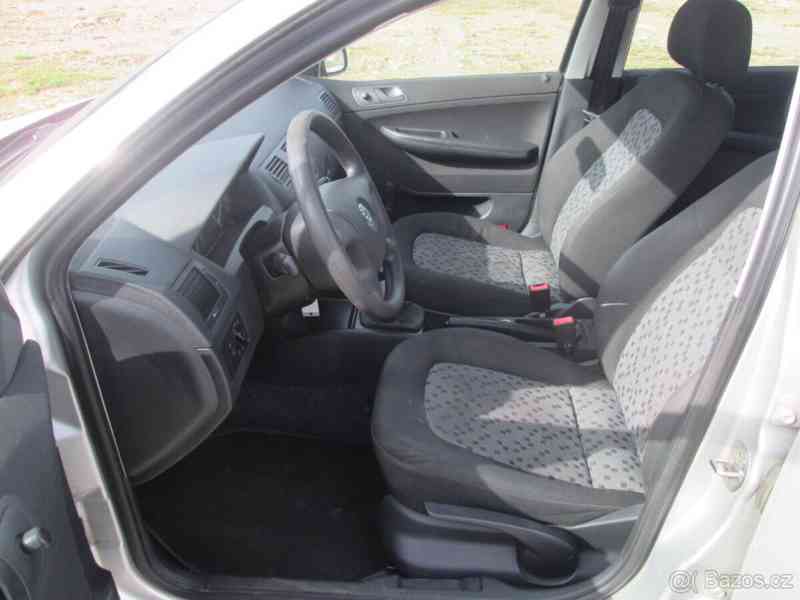 Škoda Fabia 1,4   16V 59 kW r.v. 5/2007 - foto 11