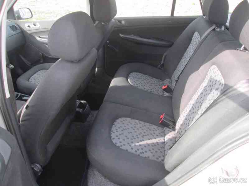 Škoda Fabia 1,4   16V 59 kW r.v. 5/2007 - foto 12
