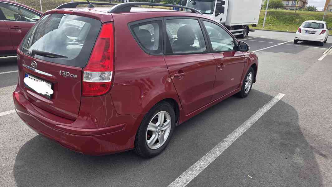 Hyundai i30 kombi 1,4i 80kw  - foto 3