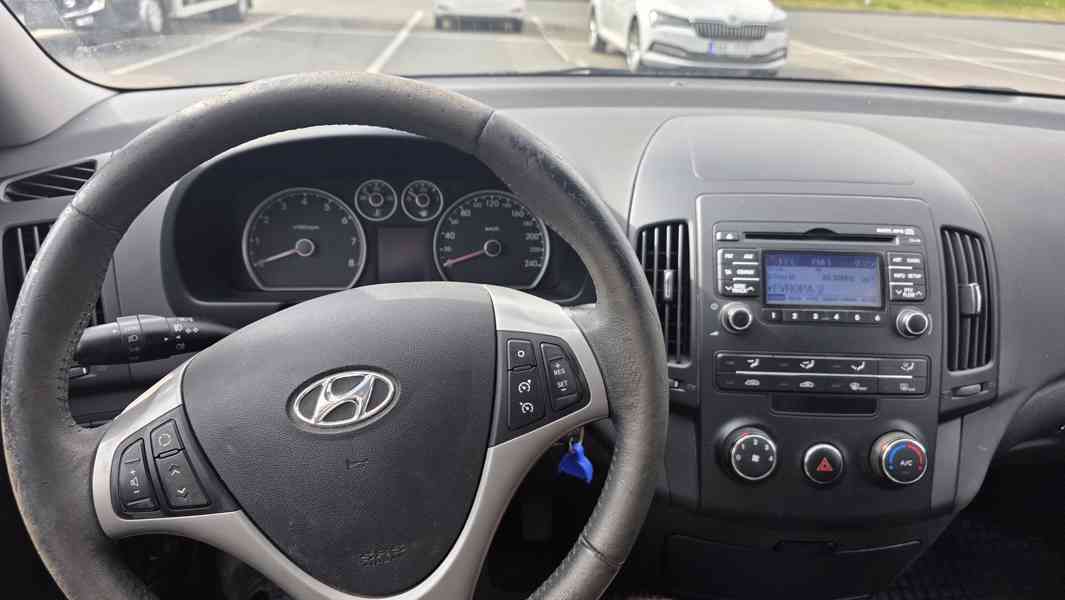 Hyundai i30 kombi 1,4i 80kw  - foto 5