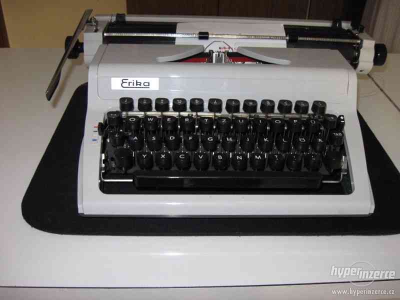 psací stroj - foto 1