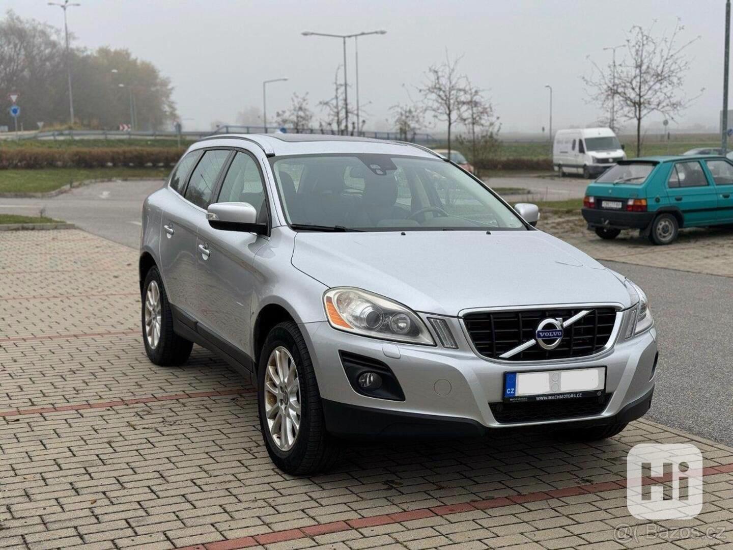 Volvo XC60 D5 AWD 151 Kw - foto 1