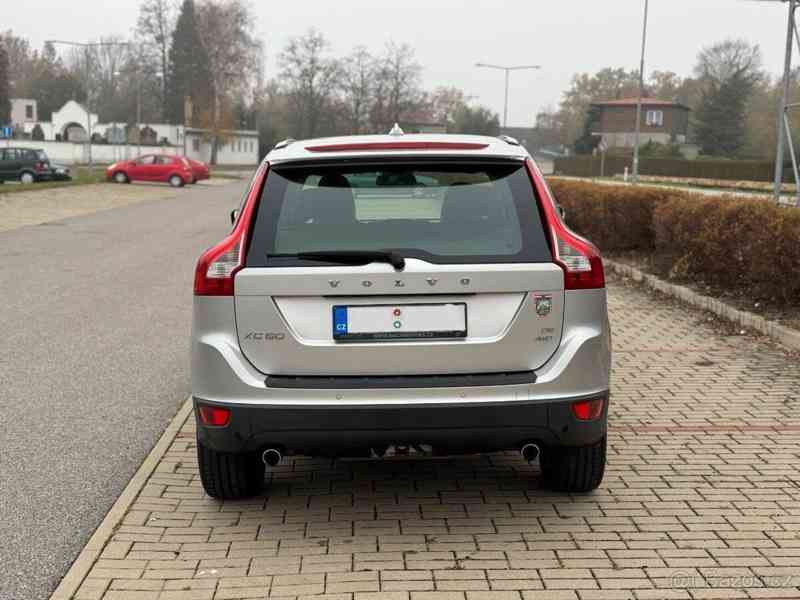 Volvo XC60 D5 AWD 151 Kw - foto 8