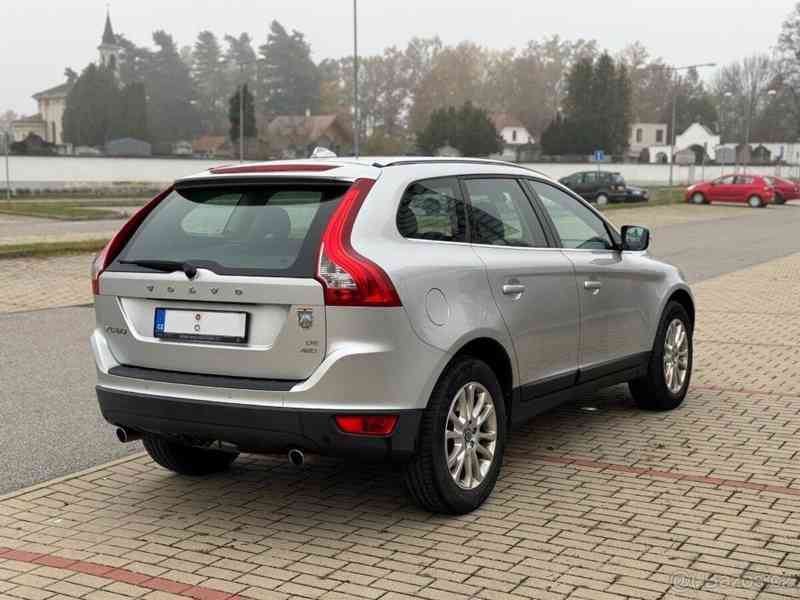 Volvo XC60 D5 AWD 151 Kw - foto 11